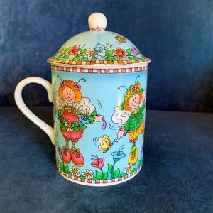 Center Street Design Coffee Tea Hot Cocoa Mug with top Whimsical Playful design